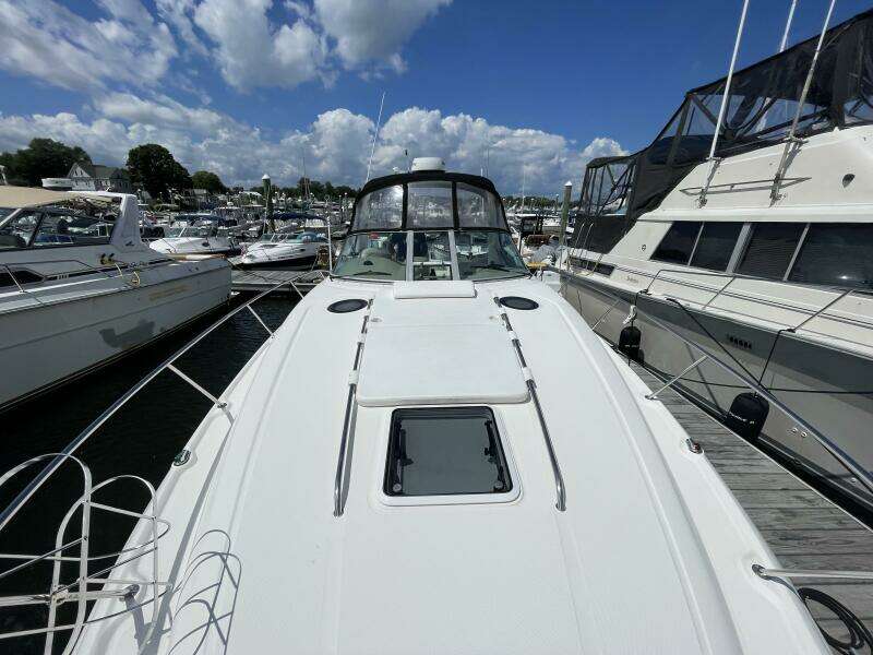 Sea Ryder 32ft Sea Ray Yacht For Sale