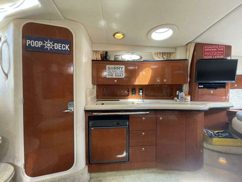 Sea Ryder 32ft Sea Ray Yacht For Sale
