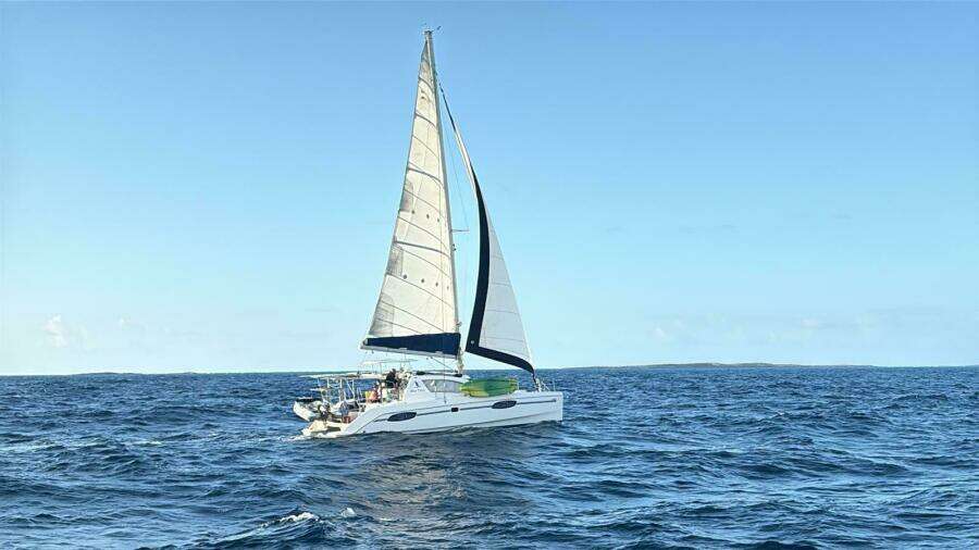 Mari Sol 39ft Leopard Yacht For Sale