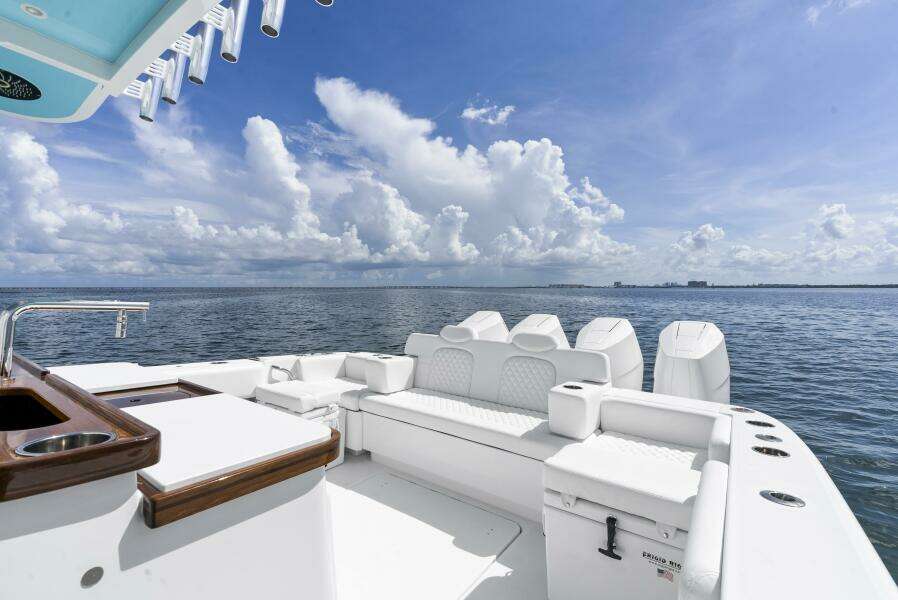 42ft HCB Yacht For Sale