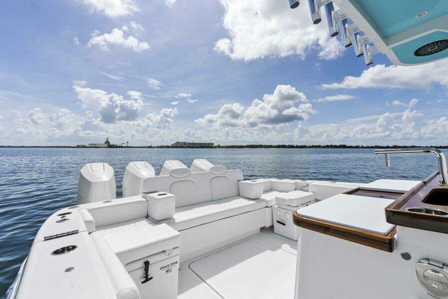42ft HCB Yacht For Sale