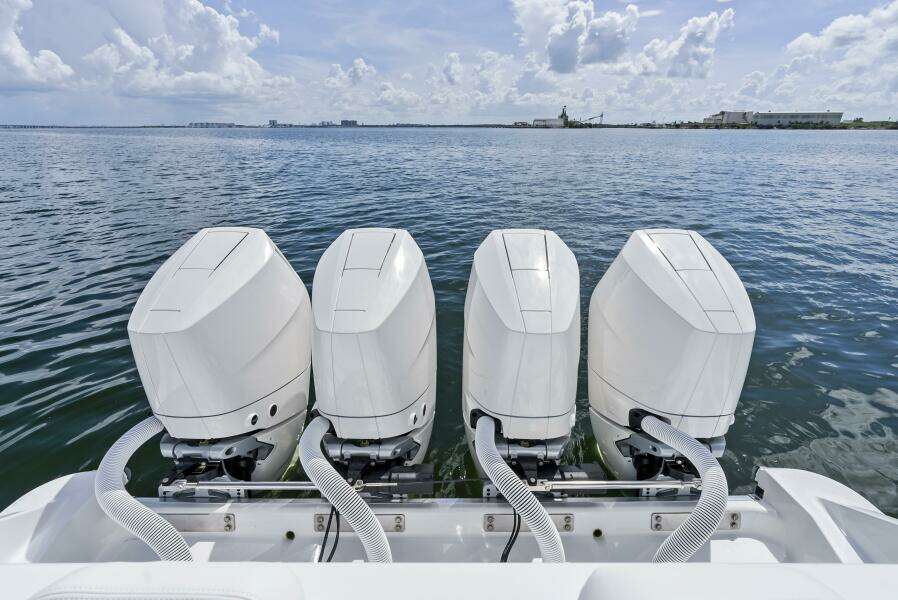 42ft HCB Yacht For Sale