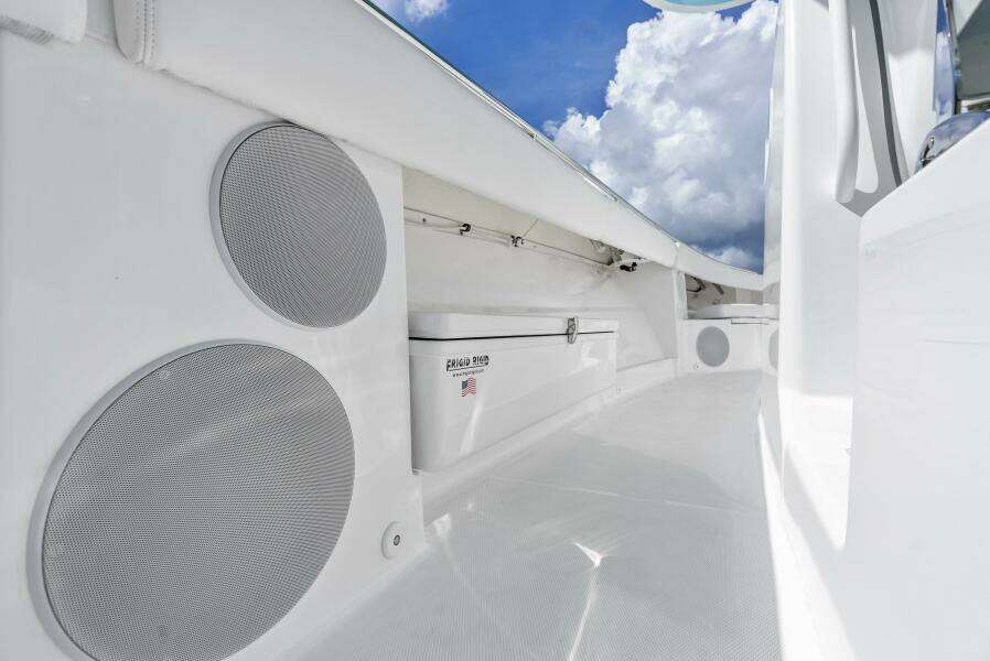 42ft HCB Yacht For Sale