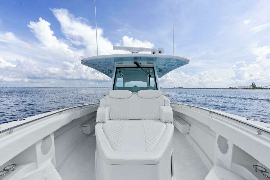 42ft HCB Yacht For Sale