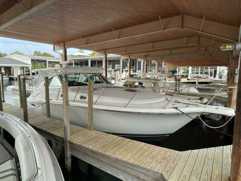 38ft Pursuit Yacht For Sale
