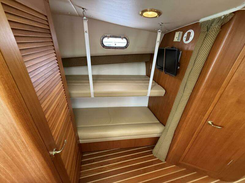 38ft Pursuit Yacht For Sale