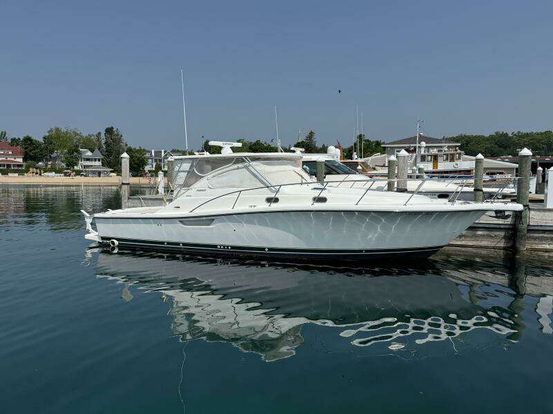 38ft Pursuit Yacht For Sale
