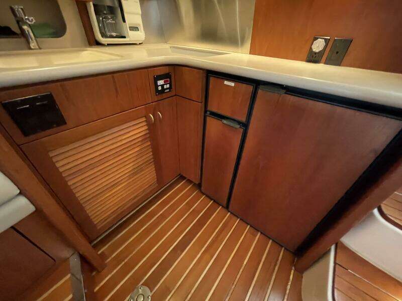 38ft Pursuit Yacht For Sale