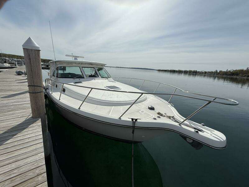 38ft Pursuit Yacht For Sale