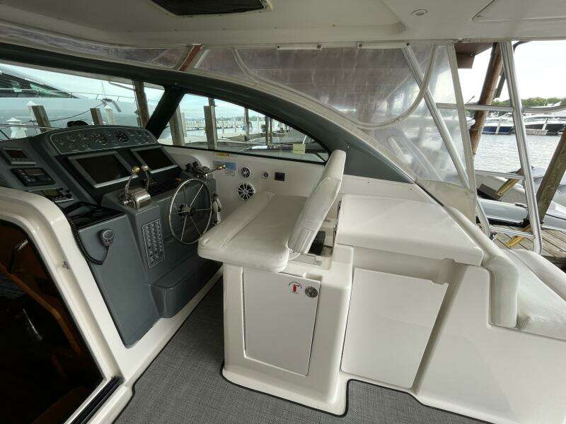 38ft Pursuit Yacht For Sale