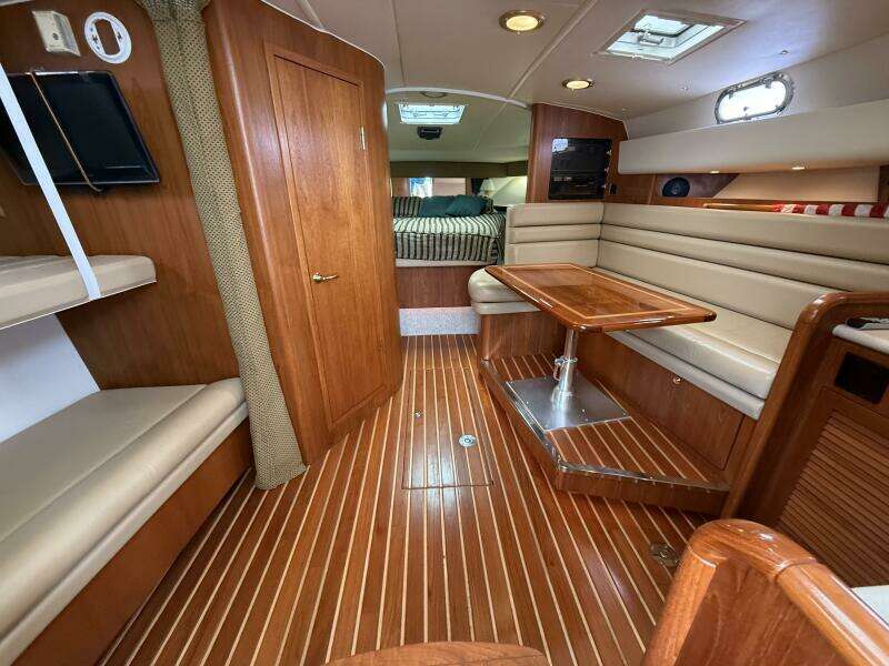38ft Pursuit Yacht For Sale