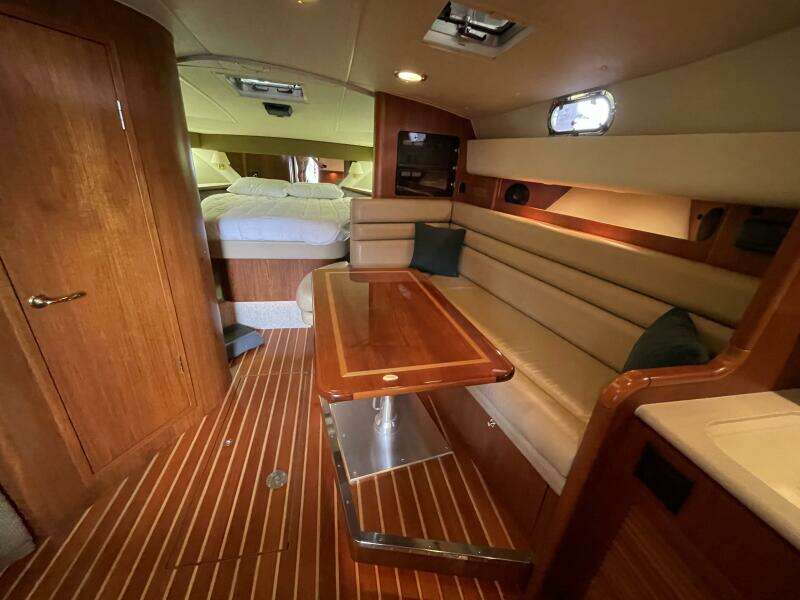 38ft Pursuit Yacht For Sale