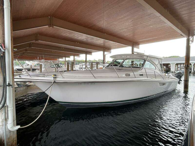 38ft Pursuit Yacht For Sale