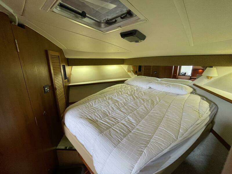 38ft Pursuit Yacht For Sale