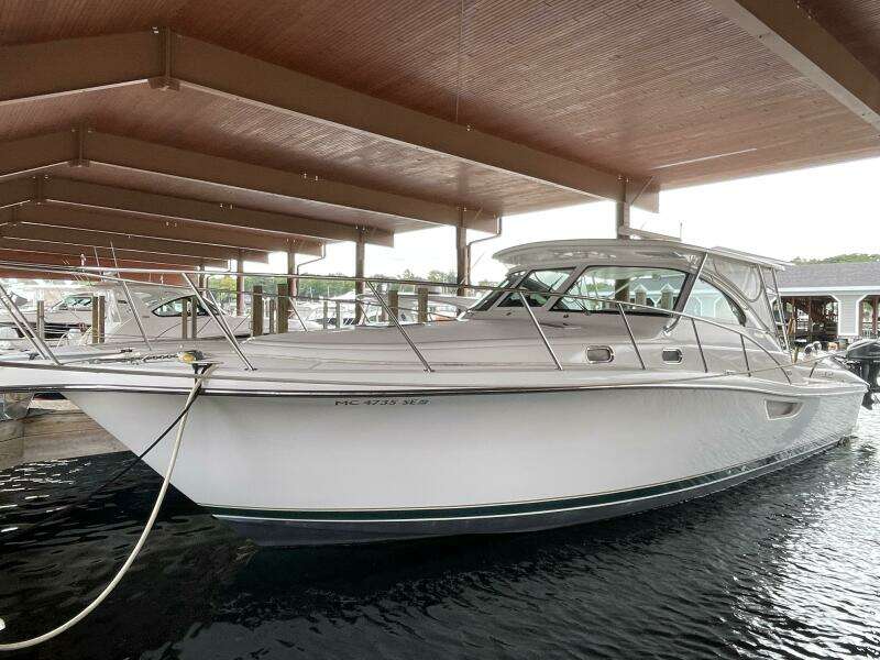 38ft Pursuit Yacht For Sale