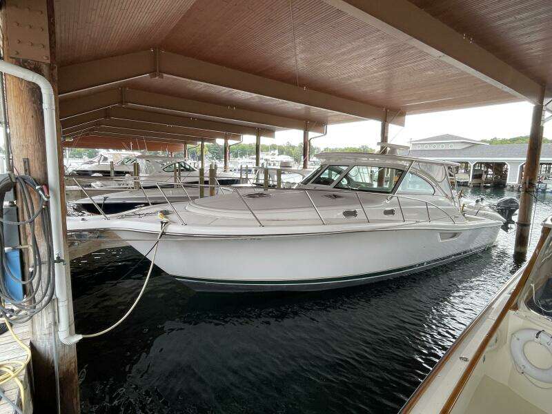 38ft Pursuit Yacht For Sale