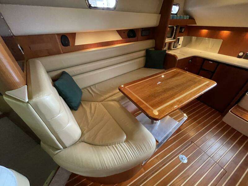 38ft Pursuit Yacht For Sale
