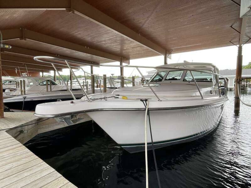 38ft Pursuit Yacht For Sale