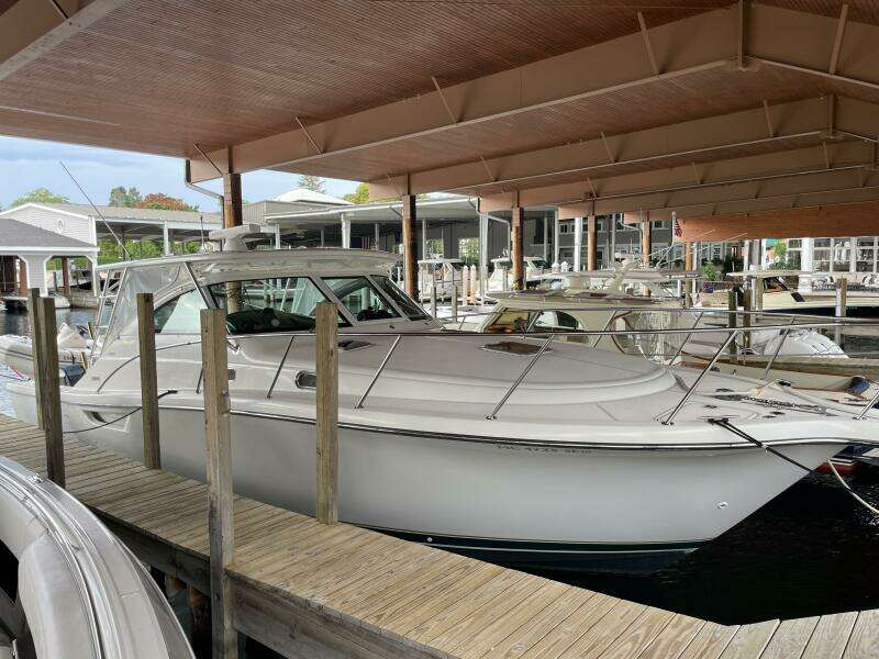 38ft Pursuit Yacht For Sale