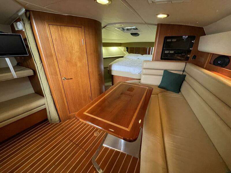 38ft Pursuit Yacht For Sale