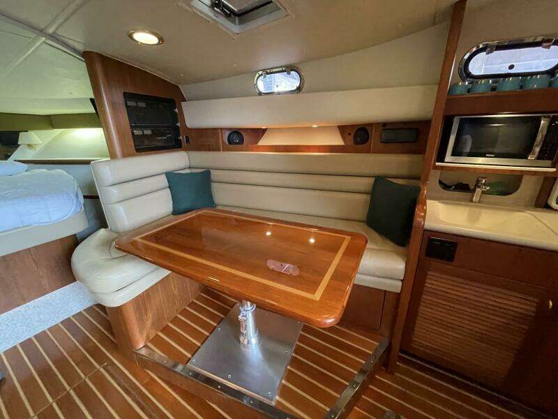 38ft Pursuit Yacht For Sale