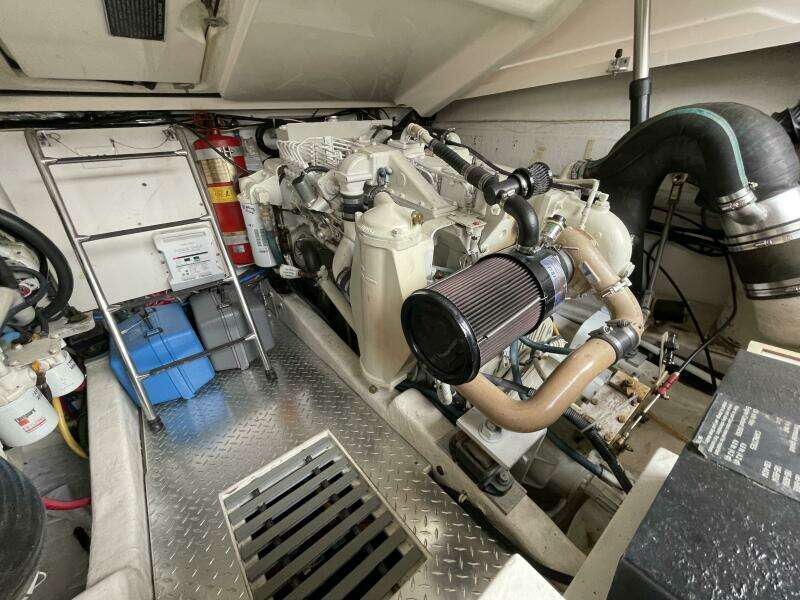 38ft Pursuit Yacht For Sale