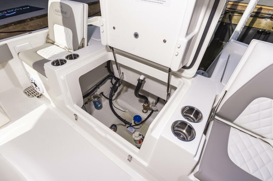2026 Regulator 26XO — 26xoRegulatorHull277_006