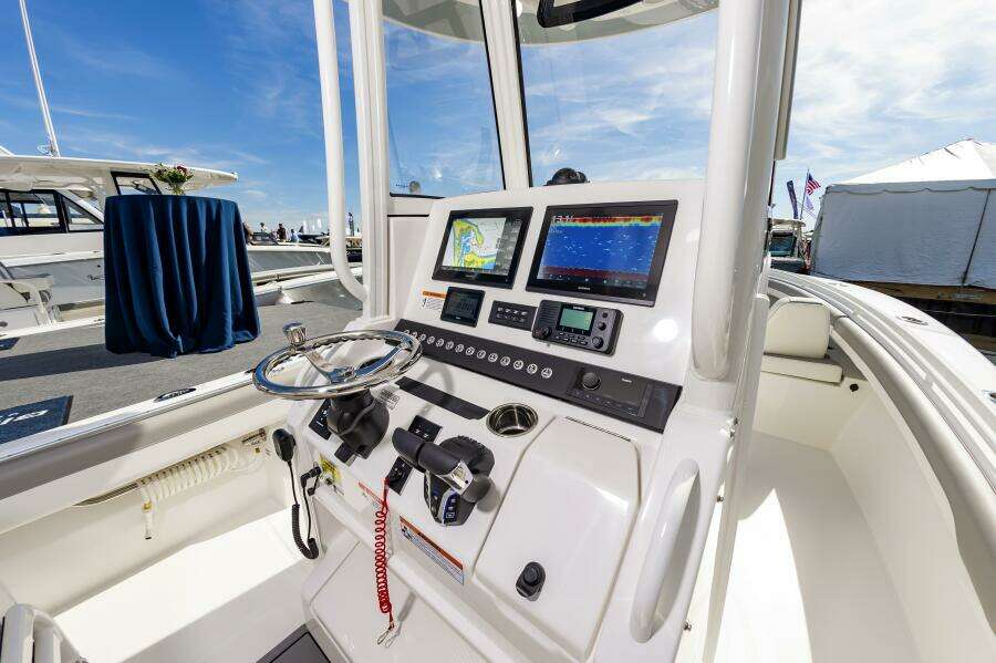 25RegulatorHull377_009