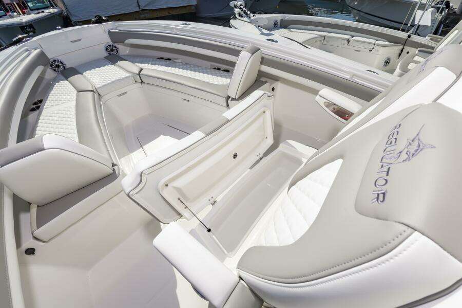 25RegulatorHull377_023