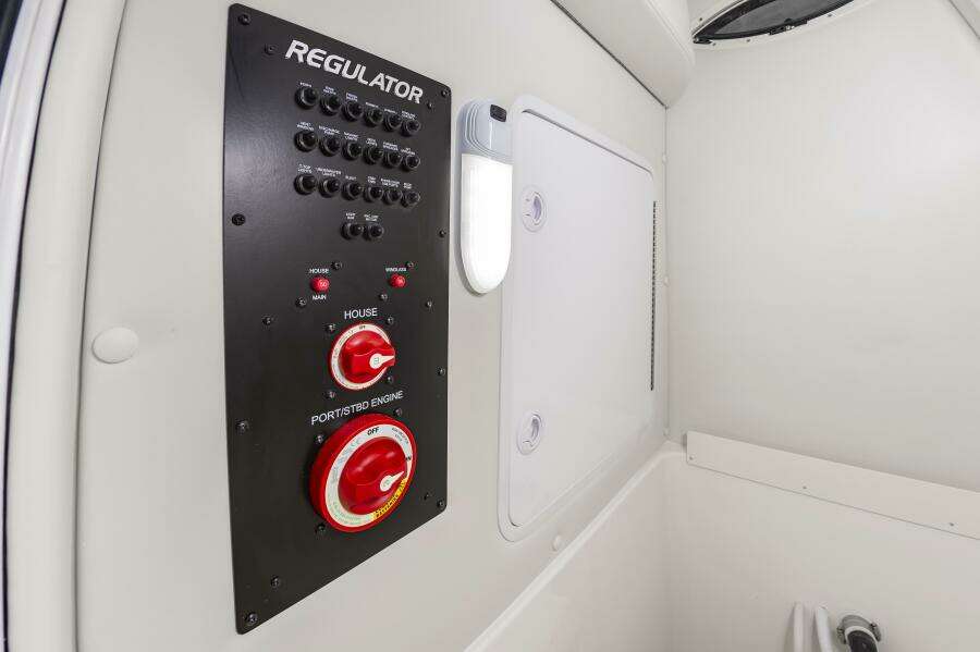 25RegulatorHull377_025