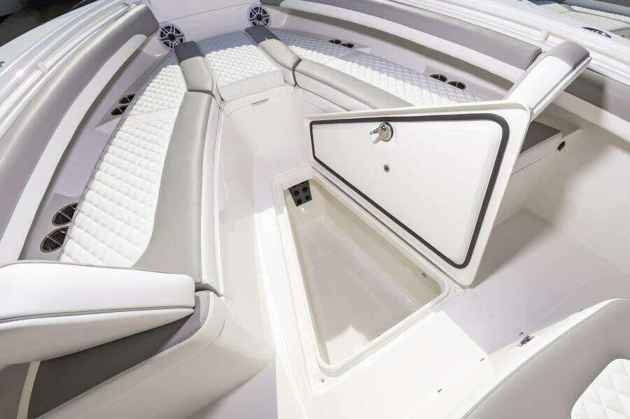 25RegulatorHull377_022