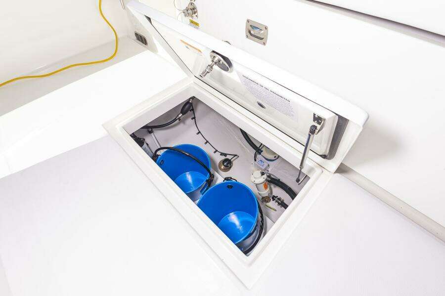 25RegulatorHull377_013