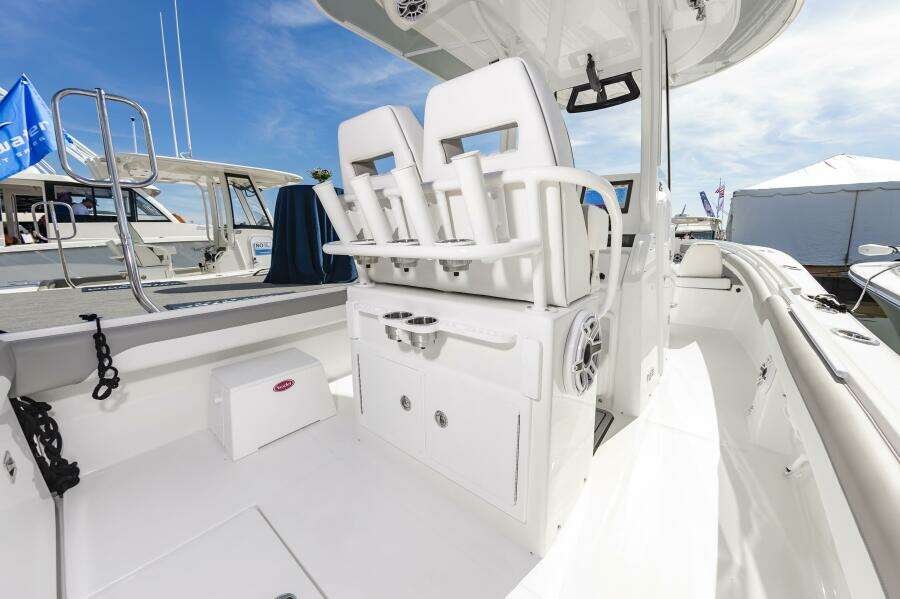 25RegulatorHull377_011