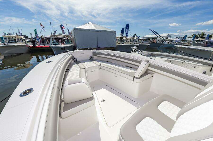 25RegulatorHull377_018