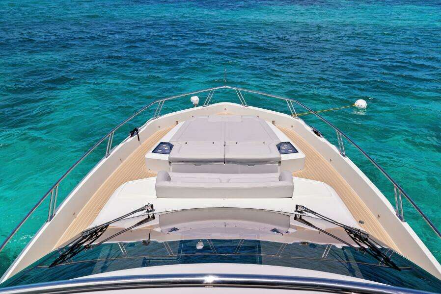 Foredeck Lounge
