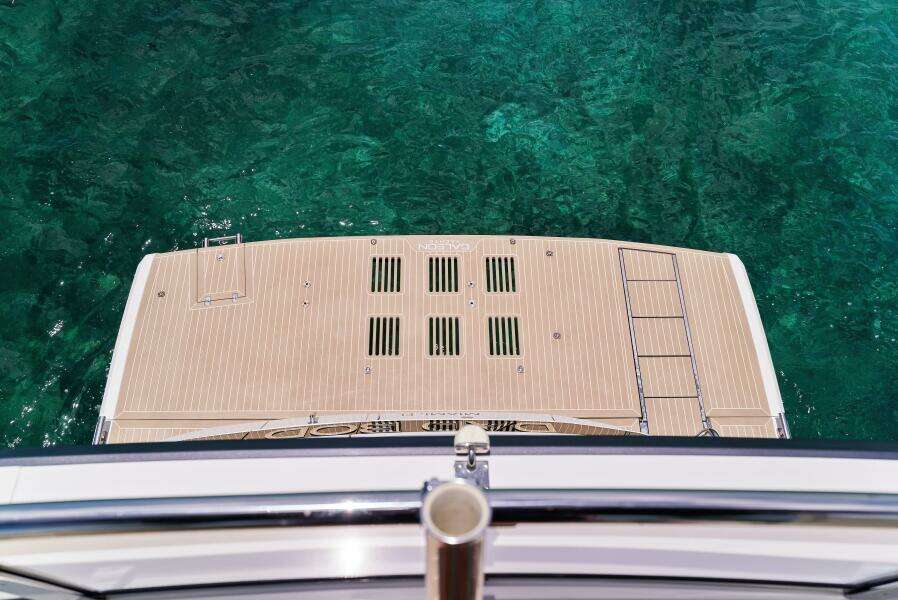 Hydraulic Swim Platform