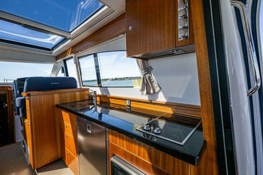 44ft Nimbus Yacht For Sale
