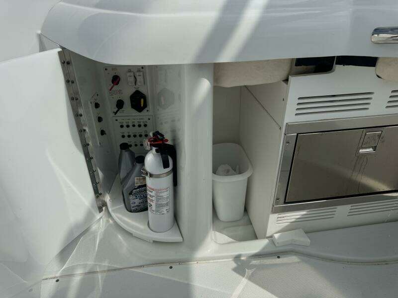 33ft Formula Yacht For Sale