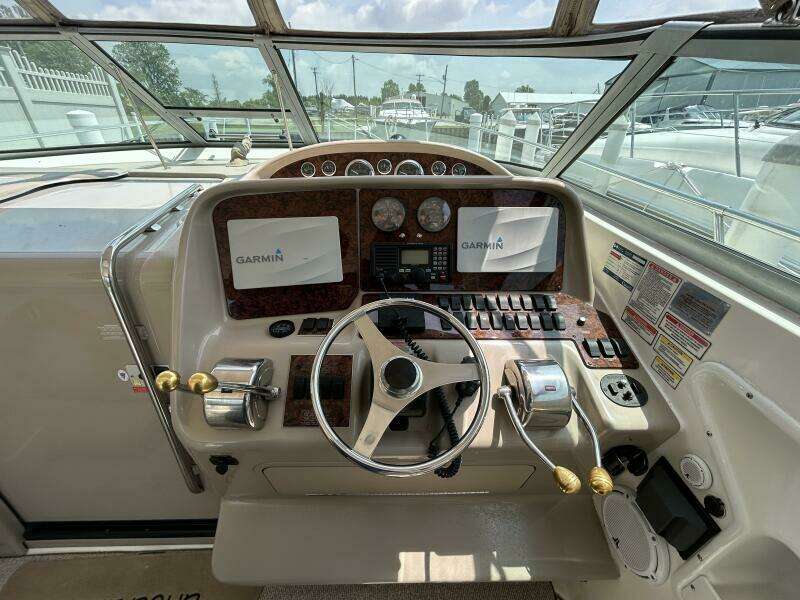 33ft Sea Ray Yacht For Sale