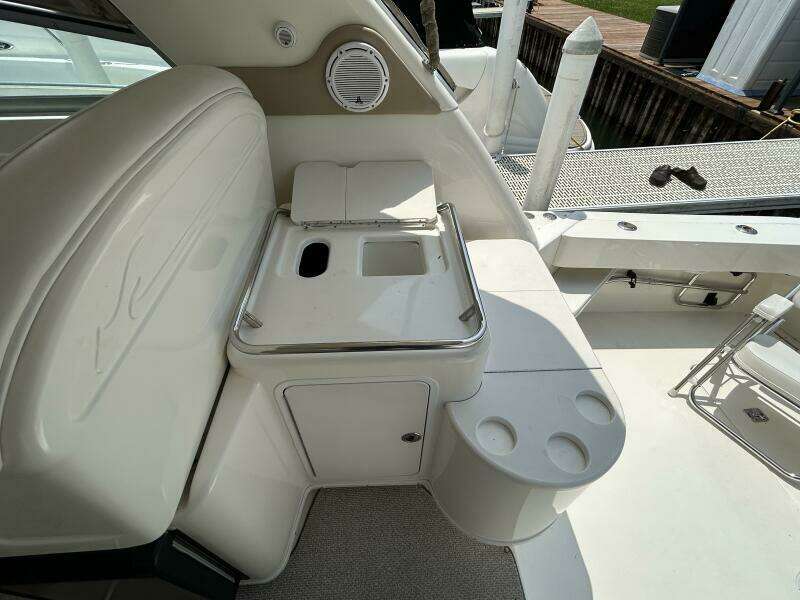 33ft Sea Ray Yacht For Sale