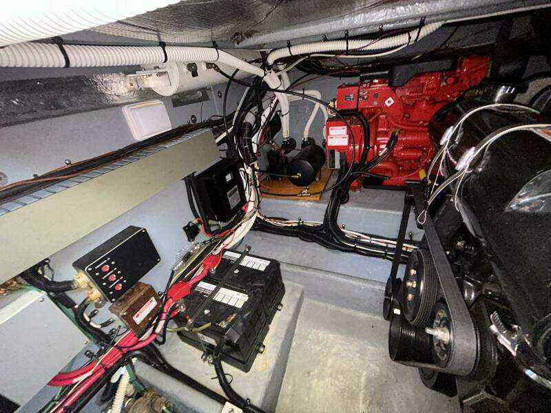 33ft Sea Ray Yacht For Sale
