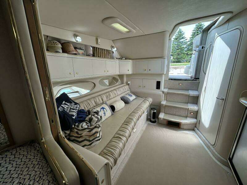 33ft Sea Ray Yacht For Sale