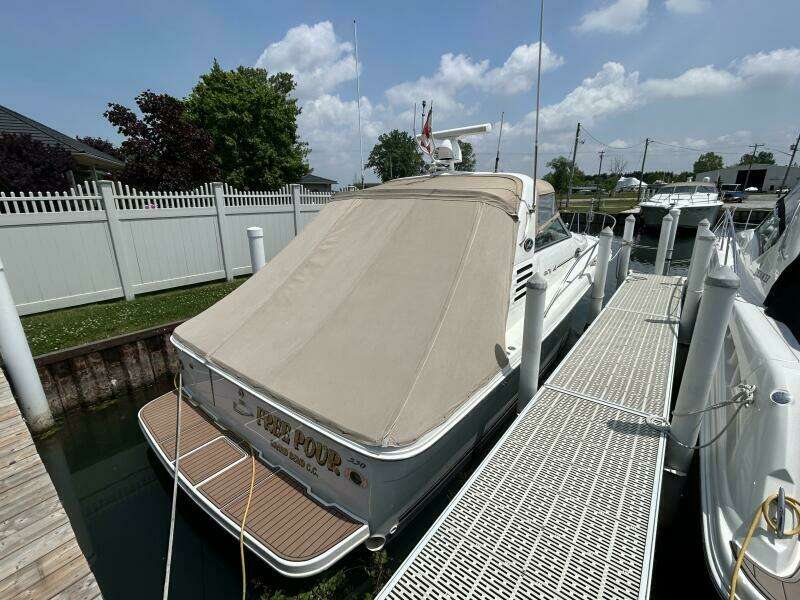 33ft Sea Ray Yacht For Sale