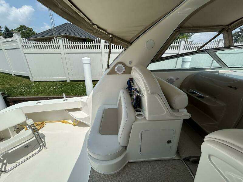 33ft Sea Ray Yacht For Sale