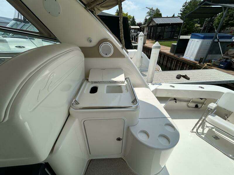 33ft Sea Ray Yacht For Sale