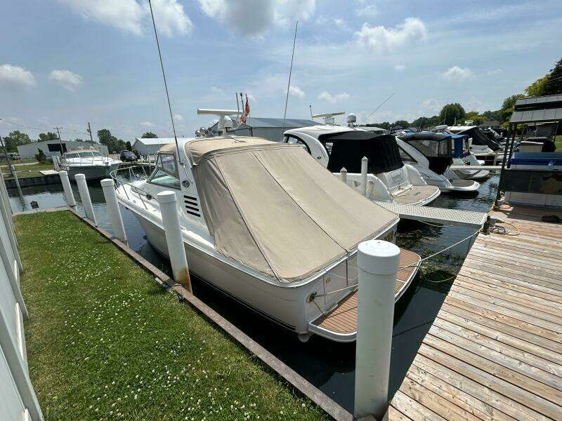 33ft Sea Ray Yacht For Sale