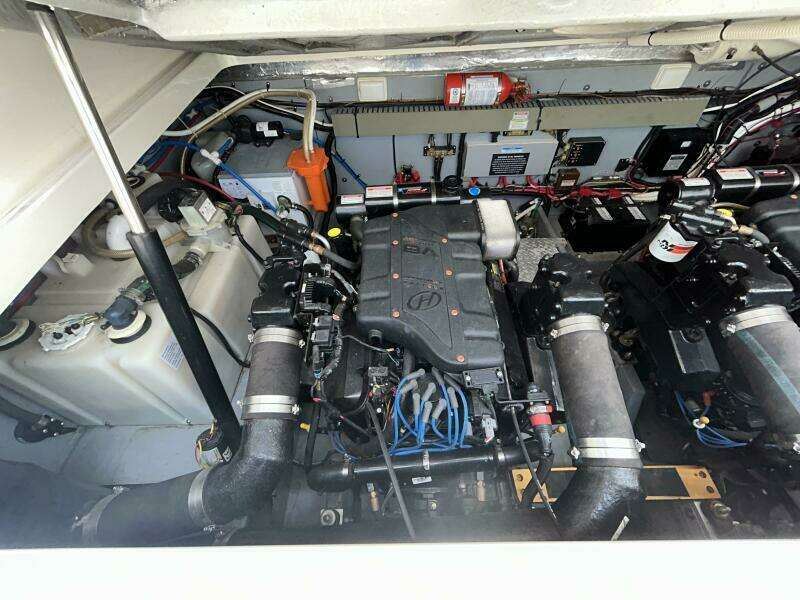 33ft Sea Ray Yacht For Sale