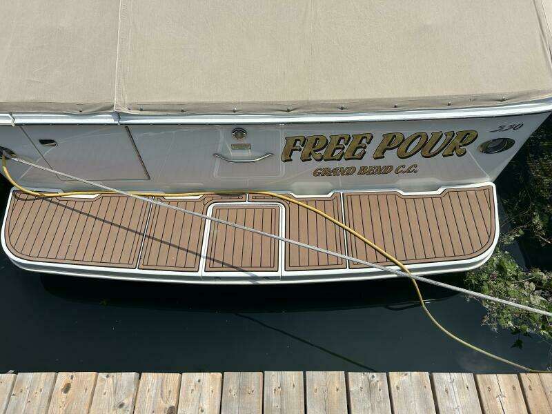 33ft Sea Ray Yacht For Sale
