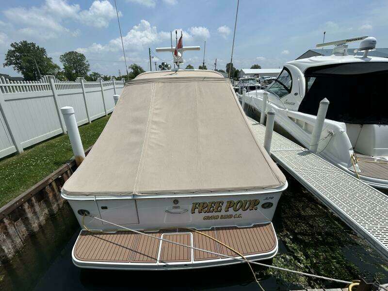 33ft Sea Ray Yacht For Sale