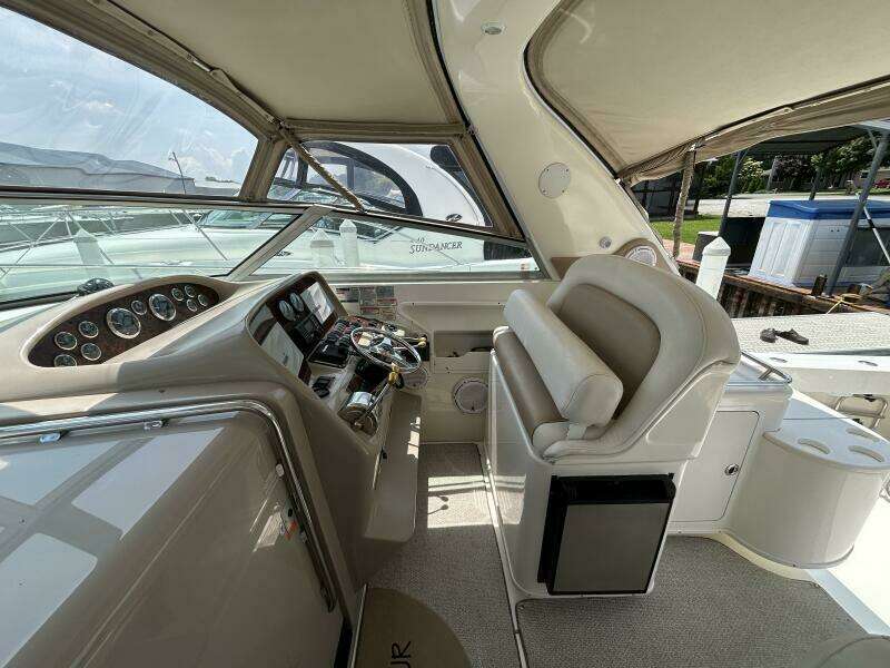 33ft Sea Ray Yacht For Sale